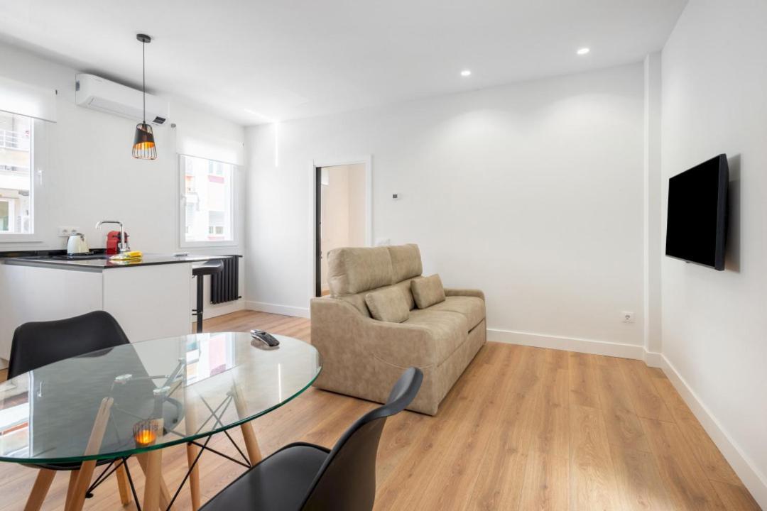 1 Bedroom 1 Bathroom Furnished - Salamanca - Modern - Mintystay Madryt Zewnętrze zdjęcie